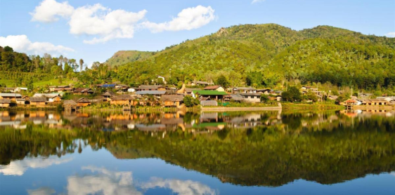 Jour 14 : Mae Sariang – Mae Hong Son  (B)