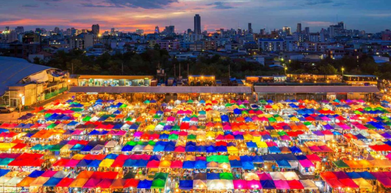 Jour 11 : Bangkok – Visite de la ville – Marché du weekend de Chatuchak (B)