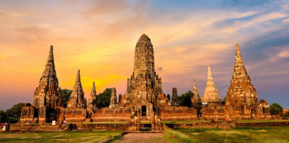 Jour 10 : Bangkok – Ayutthaya – Visite de la ville – Train de nuit pour Chiang Mai (B)