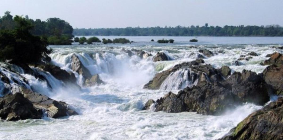 Jour 14 : Ile de Khone – Khone Phapheng – Pakse (B)