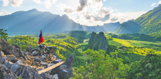 Day 17: Vang Vieng- Vientiane (B)