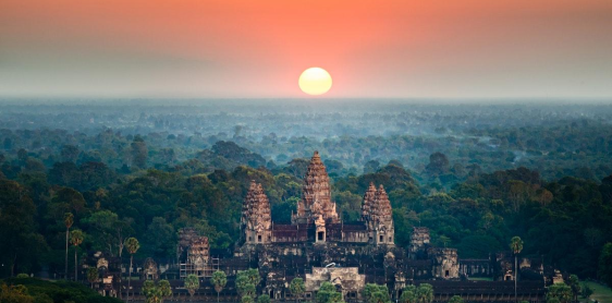 Jour 11 : Phnom penh – Kampong Thong - Siem Reap (B)