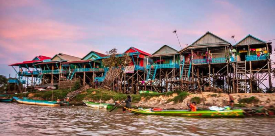 Jour 16 : Siem Reap – Village flottant de Kampong Khleang – Chez l’habitant (B, L, D)