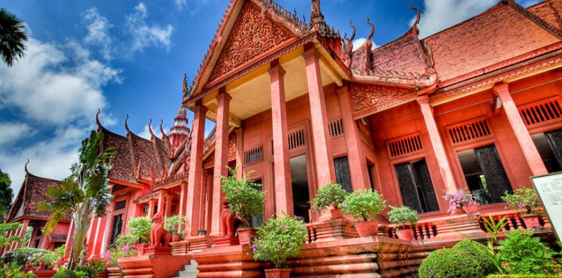 Jour 17 : Kampong Khleang – Battambang (B)