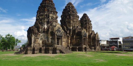 Jour 6 : Ayutthaya – Lopburi – Sukhothai (B)