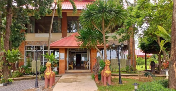 Uthai River Lake Resort