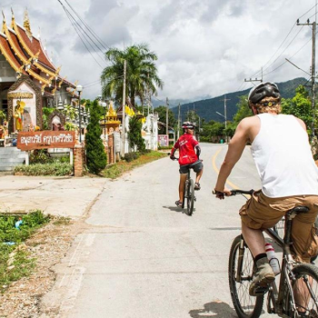 Balade en vélo au long de la  rivière Maekok 1 jour