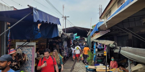Day 16: Bangkok – Marché ferroviaire – Marché flottant – Kanchanaburi (B)
