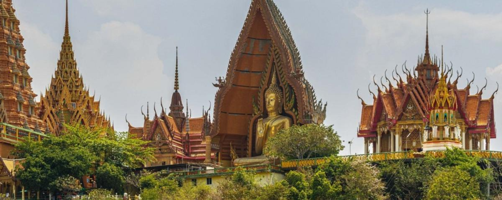 Le Wat Tham Sua