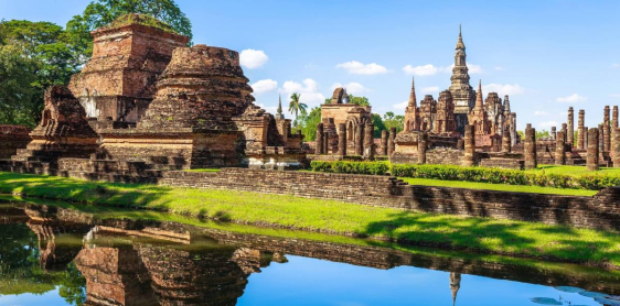 Jour 5.   Village d'Angthong – Lopburi – Sukhothai (B)