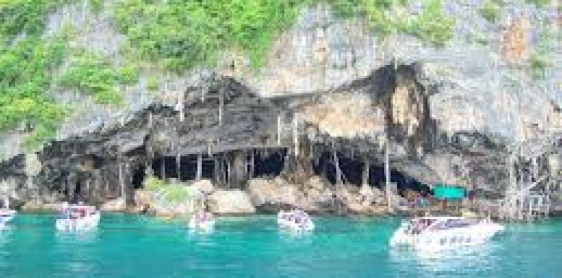 Day 7: Join program Phi Phi Island Tour by cruise (B/L)