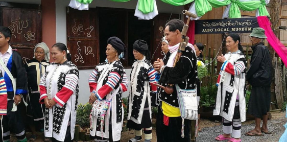 Jour 10 : Chiang Mai - Cascsde – Village Karen Hilltribe (B/L/D)