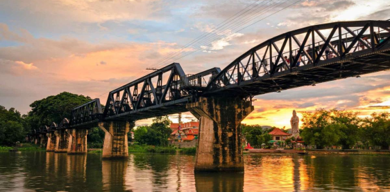Jour 2 : Bangkok – Kanchanaburi (B)