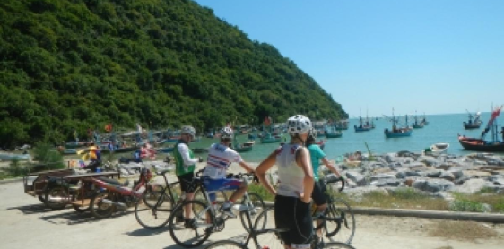 Day 4: Chiang Saen – Chiang Khong (B, L)