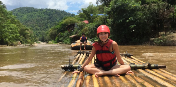 Jour 9 :  Village des Tribus Karen – Radeau de bambou – Chiang Mai (B/L)