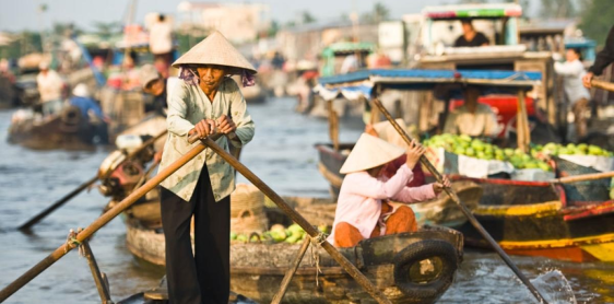 Jour 15 : Siem Reap – Village flottant de Kampong Khleang – Chez l’habitant (B, L, D)