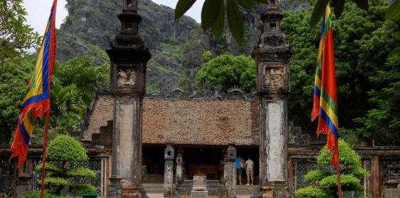 Jour 8 : Ninh Binh – Tam Coc – Hoa Lu (B)