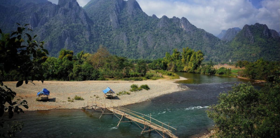 Jour 10 : Luang Prabang - Train vers Vang Vieng (B)