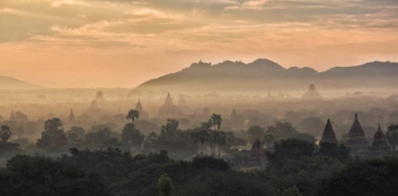 Day 7: Mae Sot – Myawaddy Border – Golden Rock (B)