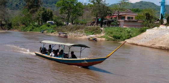 Jour 1 : Croisière sur le Mae Kok - Randonnée au village Karen - Lahu (L,D) 10km