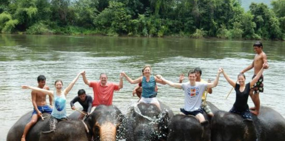 Jour 1 : Kanchanaburi - Camp d'éléphant -  Sangklaburi
