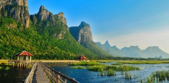 Day 6: Hua Hin – Sam Roi Yod National Park – Khao Takiab - Hua Hin (B)