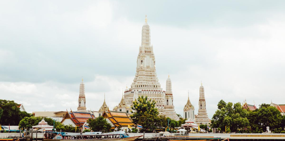 Jour 1 : Arrivée à Bangkok – Crosière sur la rivière Chao Phraya (-)